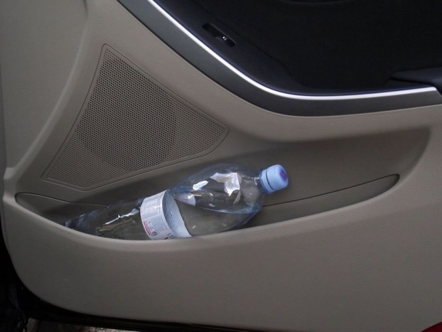 Az ajtózseb simán elnyel egy 1.5 literes palackot