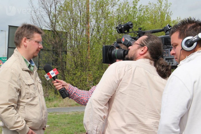 Itt Rácz Tamás nyilatkozik, aki perszonálunióban az ÉKKE elnöke és a Vezess főszerkesztője