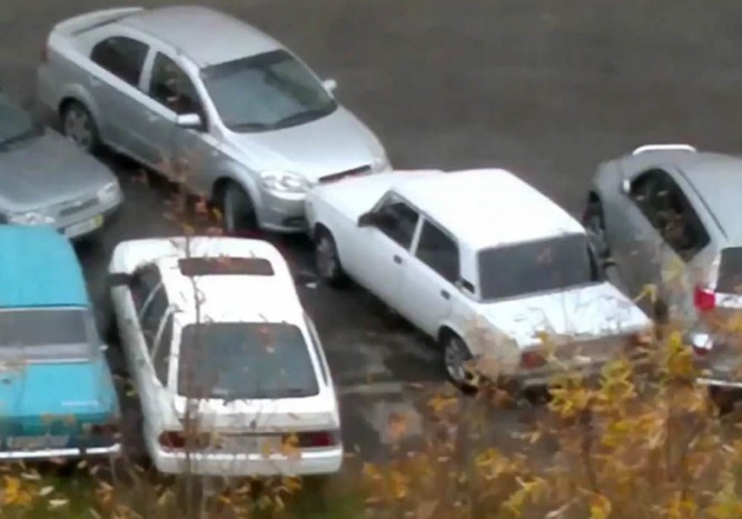 Egy Lada előtt nincs akadály