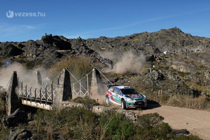 Fegyverhordózója győzheti le Loeböt 7