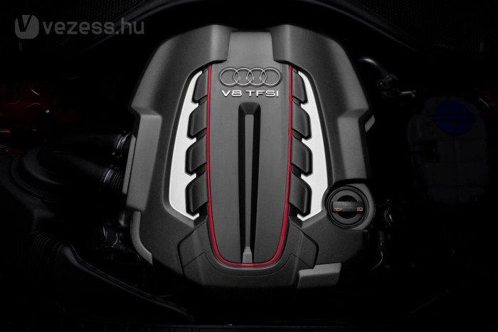 Ha andalgás közben a csajokat nézed vagy egyenletes, mérsékelt tempóval gurulsz, csak négy henger kap benzint