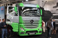 Az Actros Fuel Duel neve megtévesztő lehet, mivel a Duel, azaz párbaj szó nagyon hasonlít a Dual-ra, azaz kettősre.