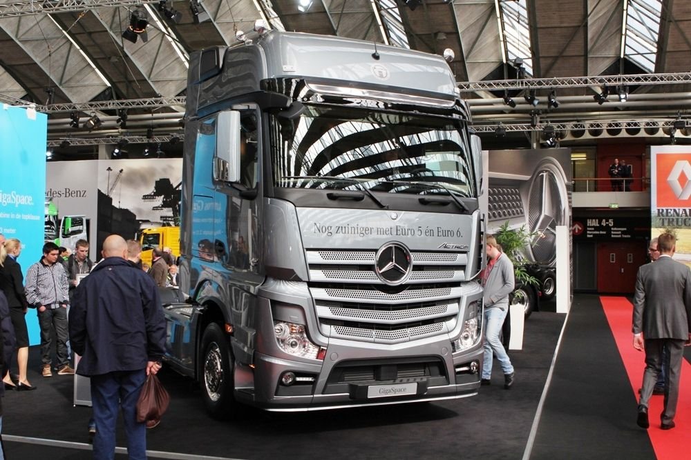Már Euro 6-os motorral is készül az új Mercedes-Benz Actros.