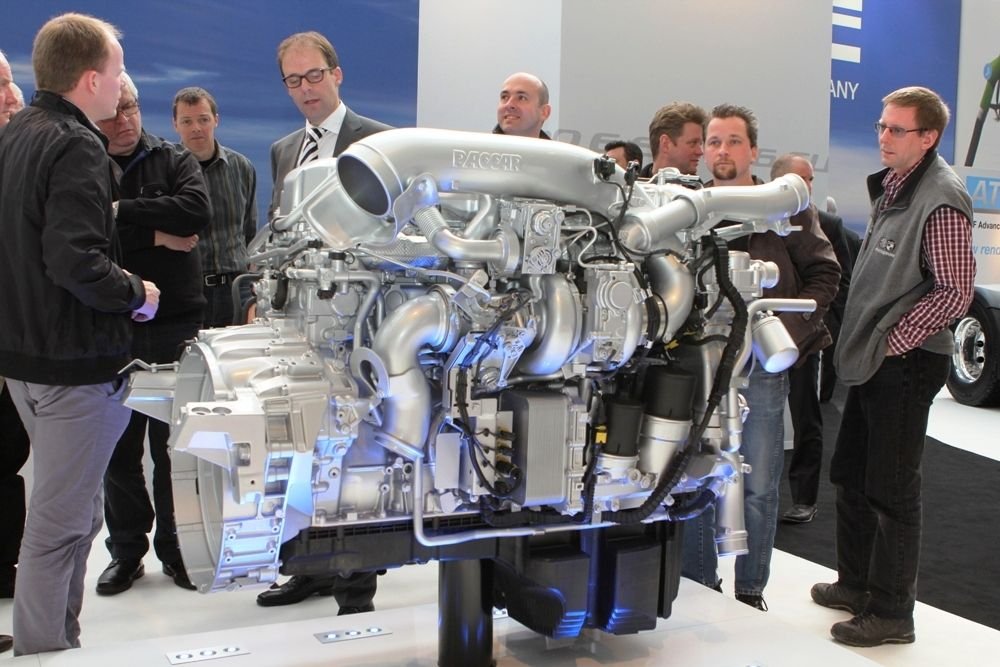 A Paccar új Euro 6-os motorja 12,9 literes, 410 és 510 lóerő között teljesít.