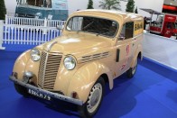 Renault Juvaquatre Fourgonnette. Gyártásban 1939-től, készült 1952-ben.