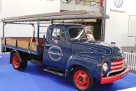 Az Opel Blitz gyártása 1930-ban indult. Ez a példány 1956-ban készült.