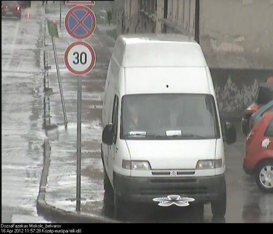 Napi 10 autóst büntetnek a térfigyelő kamerák 4