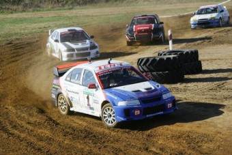 Igazi autóverseny Kakucson