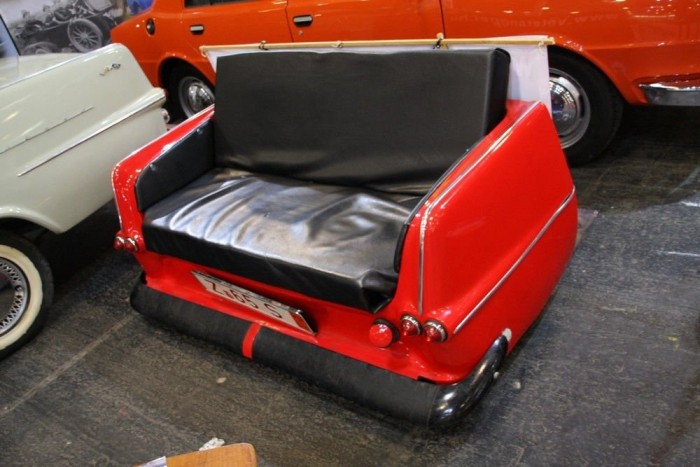 Ilyen kanapét nem árulnak az Ikeában