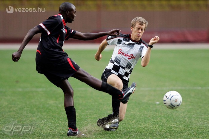 F1: A teszt közben fociznak egyet Vettelék