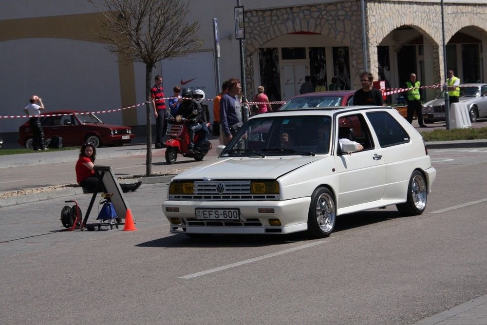 Golf Rallye fújtat és prüszköl az induló időmérő fotocellánál