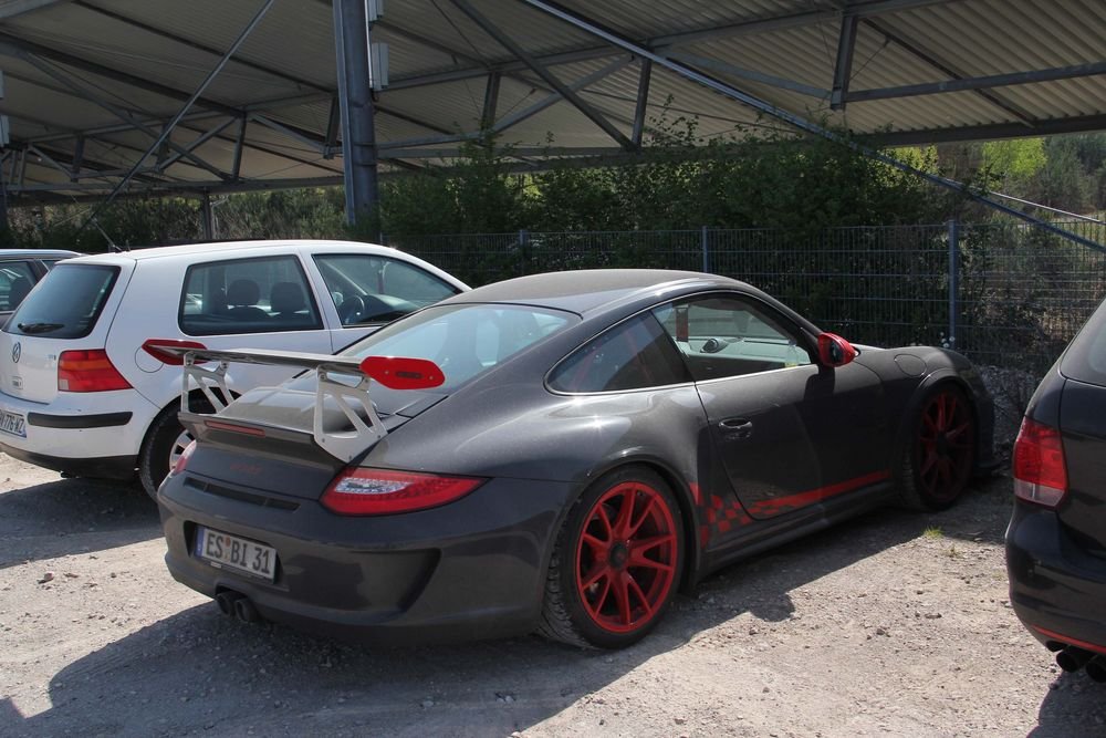 A legdurvább Porsche 911-ből rögtön akadt három