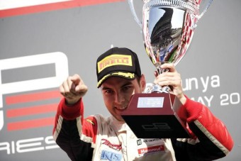 Az F1-esek mellett indul a magyar ifjonc