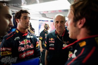 F1: Vak vezet világtalant?