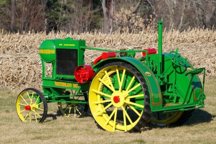175 éves a John Deere 6 | Vezess Egy 1920-ban készült Vaterloo Boy zöld-sárgára restaurálva.