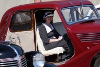 A Celtaquatre a Citroen Traction Avant riválisa. És a hölgy őt választotta