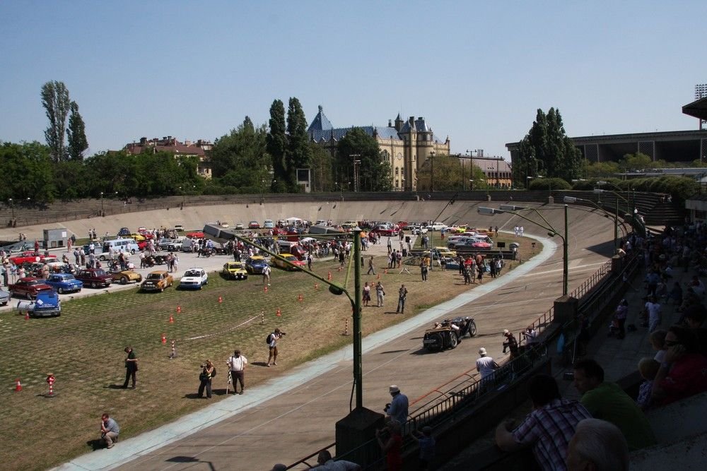 Szerencse, hogy Rákosiék nem bontották le  a biciklipályát a Népstadion építéséhez