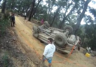 Autót vontatók nyakig bajban