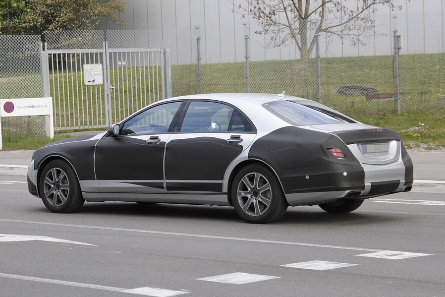 Alig változik az új Mercedes S-osztály 8