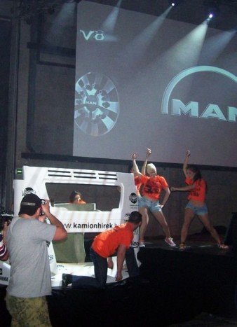 Vigyázz hova lépsz Jani, mert akár az olasz futam is ugorhat!