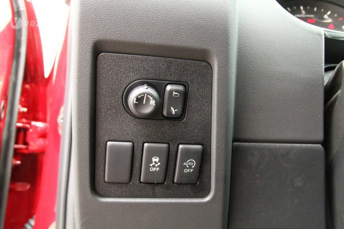 Az elektromos tükör mellé pluszpénzért jár a behajtás, az automata  motorleállítás kikapcsolható