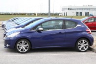 Itt, és így készül a Peugeot 208-as 37