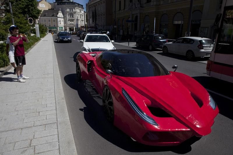 Schumachert gúnyolja a Ferrari-bicikli 36