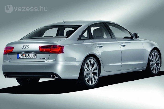 A drága benzin ellenszerei 9 | Vezess 7,3 s alatt gyorsul százra az A6 Hybrid, átlagfogyasztása 6,2 l/100 kilométer. Ugyanez a hajtáslánc van a Q5 és az A8 hibridváltozatában