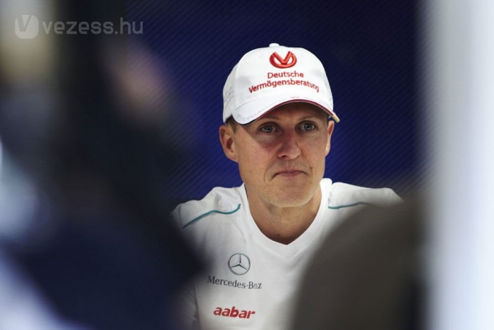 F1: Schumacher vitát és dobogót akar