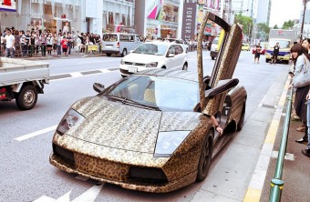 Feltűnés kell? Itt az autód!