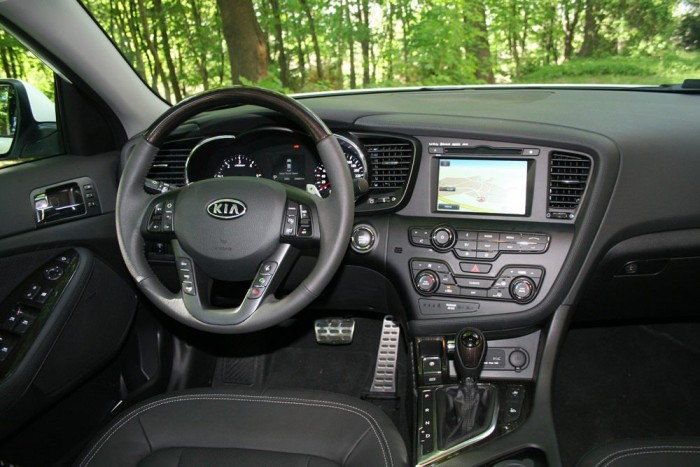 Kovács úr megalkotta élete mesterművét 10 | Vezess Megfelelőek az anyagok, egyedül a kormány felső része hibádzik