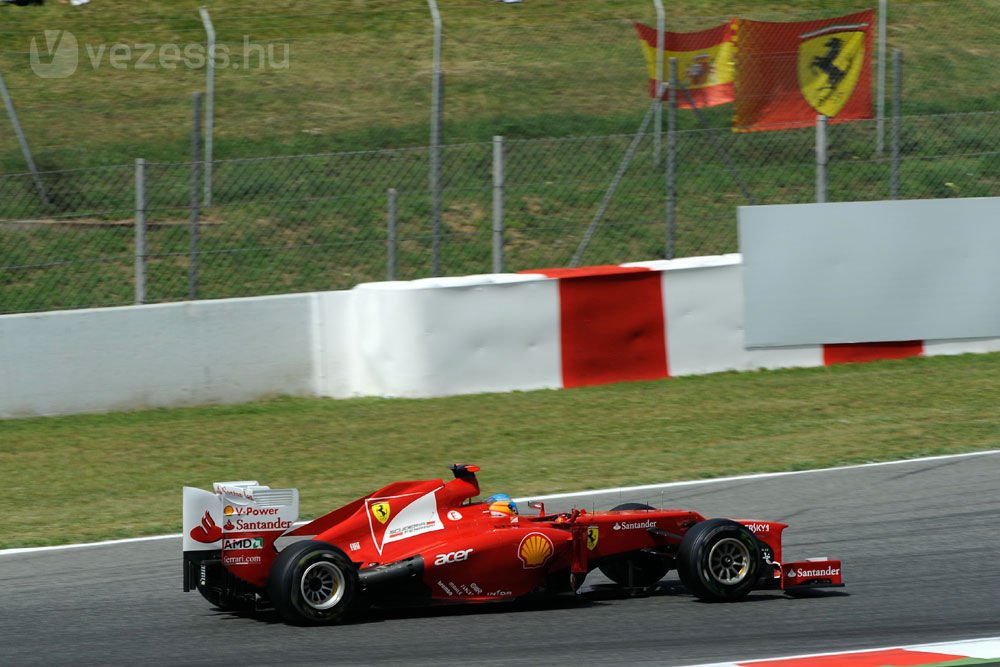 F1: Elvették Hamilton pole-ját 19