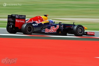 F1: Maguktól törtek a szárnyak Vettelék alatt