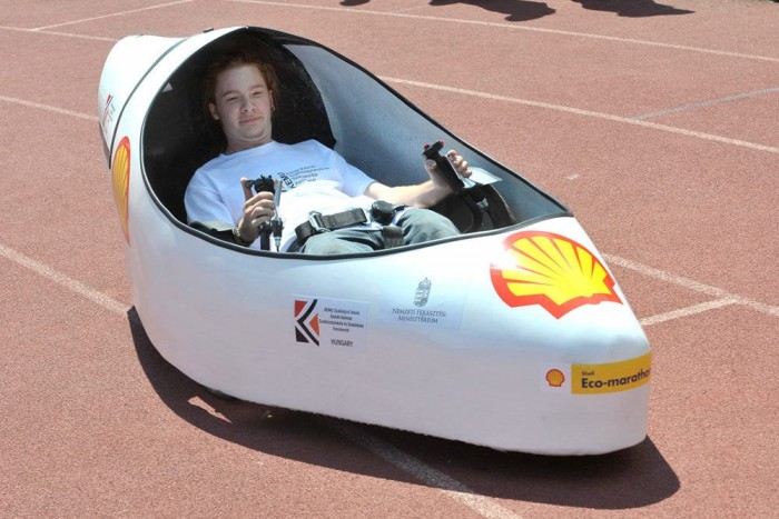 50 kilós lányok 50 centi magas versenyautókban 9 | Vezess Egész tágasnak tűnik a kamaszok versenyautója