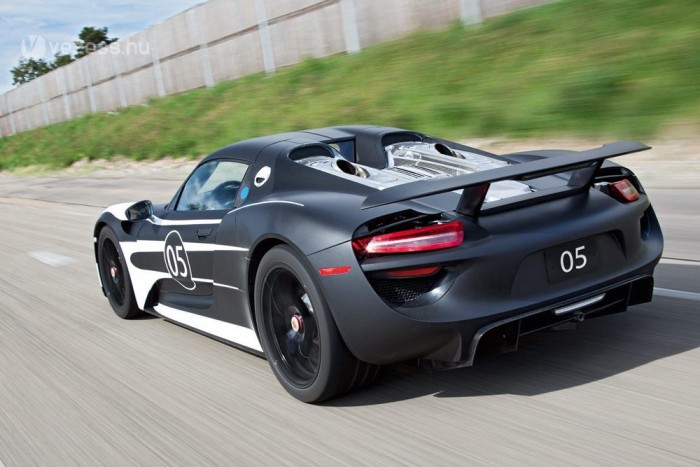 Hátsókerék-kormányzást is kap