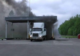 Tűz és pánik a benzinkúton