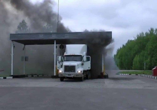 Tűz és pánik a benzinkúton