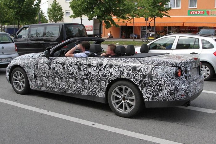 Lenyitotta tetejét a BMW 3-as 6