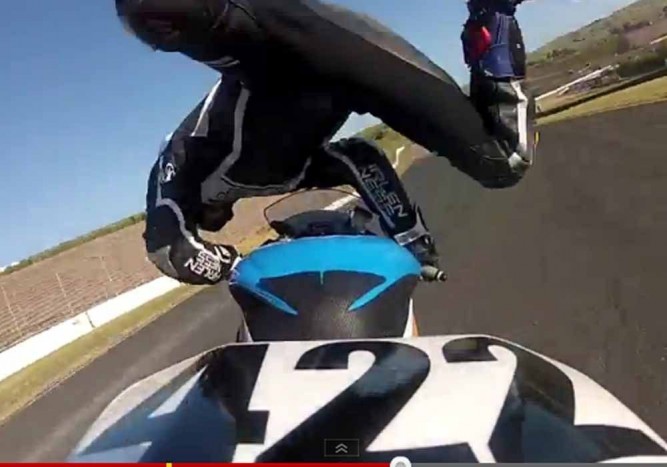 Nindzsaként menekült meg a motoros