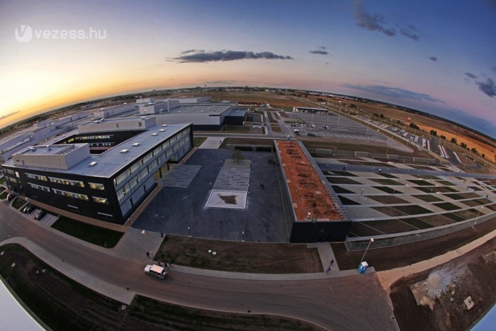 Mi újság a magyar Mercedes-gyárban? 9 | Vezess Mi újság a magyar Mercedes-gyárban? 9