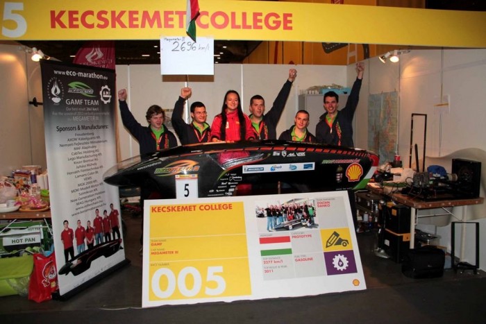 Kék foltok a lány testén és a magyar David Hasselhoff 7 | Vezess A cél a harmadik hely volt. Túlteljesítették