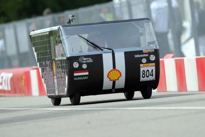 Kék foltok a lány testén és a magyar David Hasselhoff 12 | Vezess Süt a nap, pályán a győriek