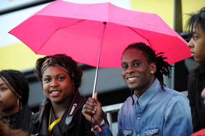 Kék foltok a lány testén és a magyar David Hasselhoff 11 | Vezess A második versenynapra 18 ezer látogató jött ki