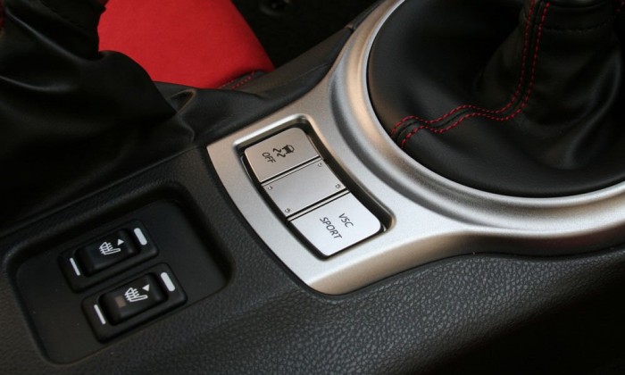 Van csúszós üzemmód, de teljesen is kikapcsolható a menetstabilizáló 