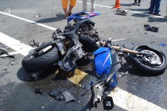 Hullanak a motorosok