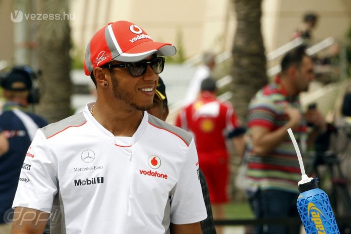 F1: Győzelmek nélkül is jó úton Hamilton