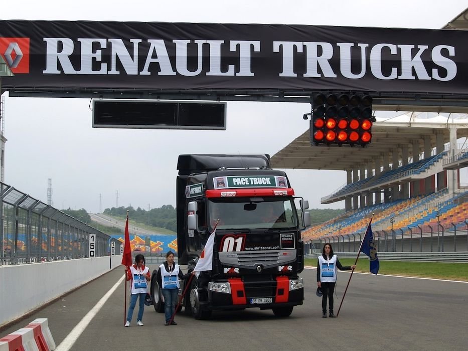 Istanbul Truck Racing