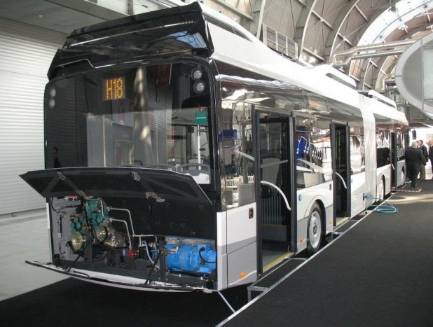 A Solaris Urbino 18 Hybrid szíve a Cummins dízerlmotor és az Eaton hibridrendszer