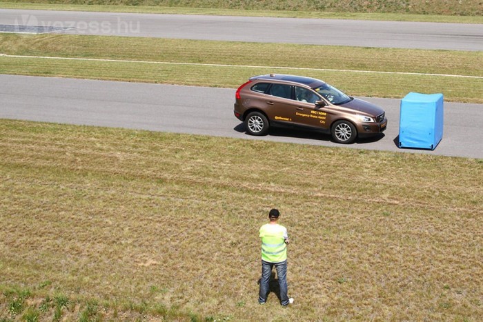 Más, mint aminek látszik: Continental 7 | Vezess Megáll, vagy nekimegy? A reklám után sem áruljuk el...