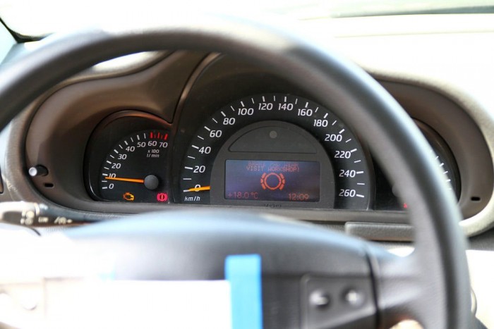 Más, mint aminek látszik: Continental 8 | Vezess A Mercedes rosszat sejt